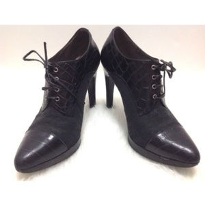 Grannycore High Heel Croc Embossed Shoes Logo